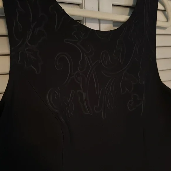 Vera Wang Size 12 black Cocktail Dress with Embellished detailed print in Fabric - Picture 6 of 13